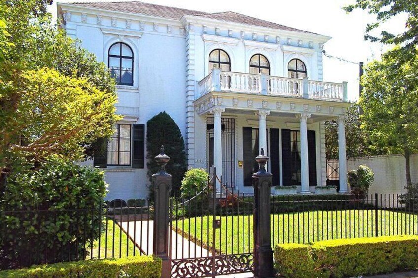 New Orleans Garden District- At your own pace. Downloadable audiovisual tour. 2