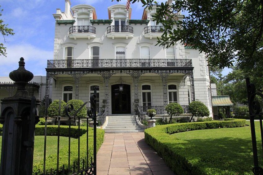 New Orleans Garden District- At your own pace. Downloadable audiovisual tour. 1