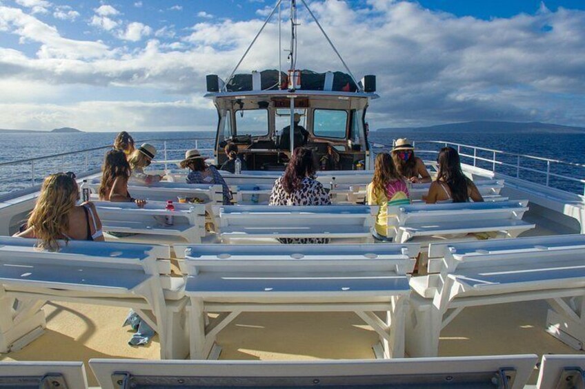 Sprawling upper deck with 360° panoramic views 2