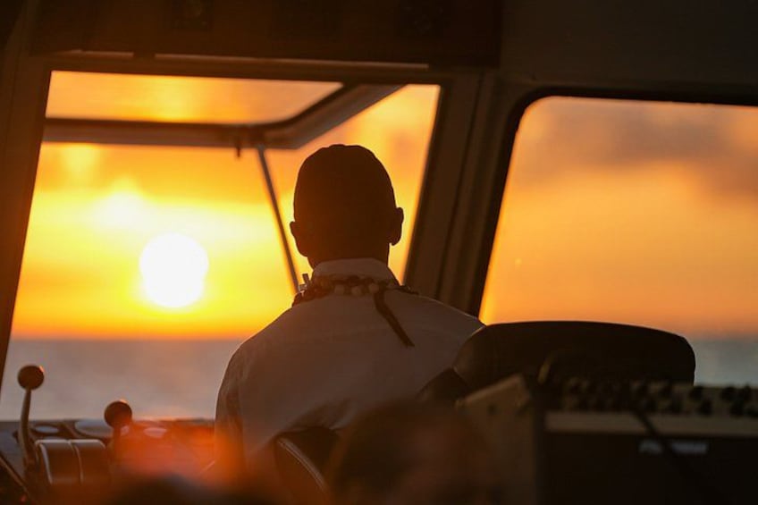 Maui Sunset Dinner Cruise - A Hawaiian Hula Experience 2
