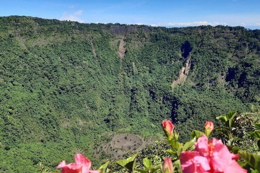 San Salvador Tour: Devil’s Door, Volcano, Slide & Historic Center 3