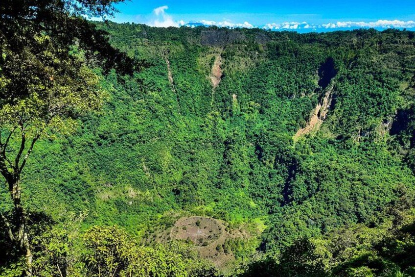 San Salvador Tour: Devil’s Door, Volcano, Slide & Historic Center 3