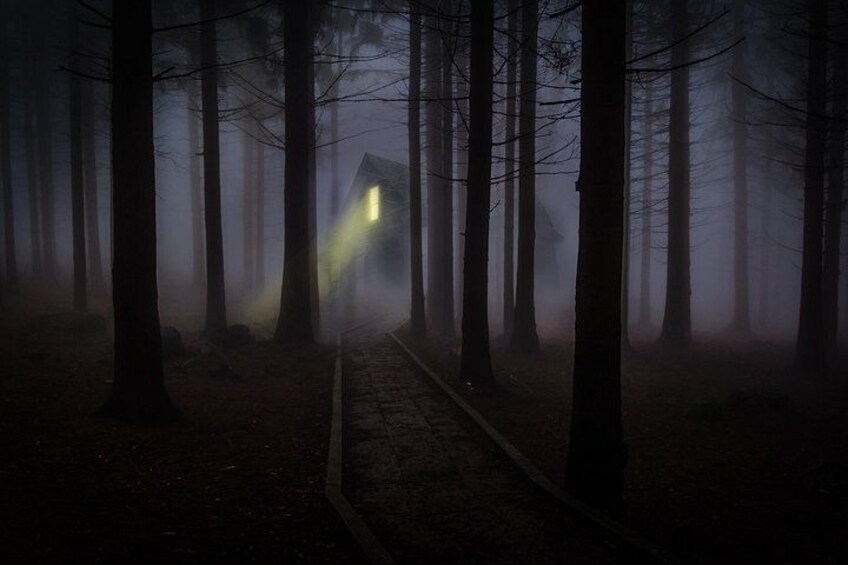 Spooky Strand Ghost Tour 3