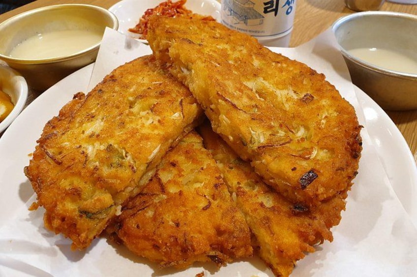 Try the best mung bean pancakes in the market (I've tried them all) 2