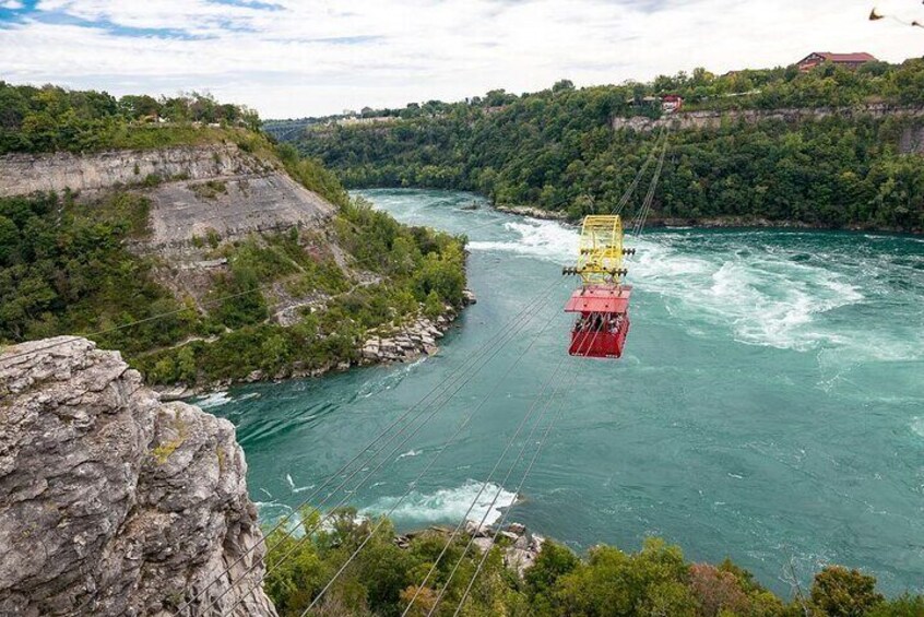 Niagara Falls Day Tour from Toronto Airport with Boat & Journey 2