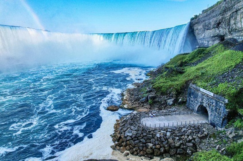 Toronto to Niagara Falls Tour: Skip-the-Line Boat & Journey 2