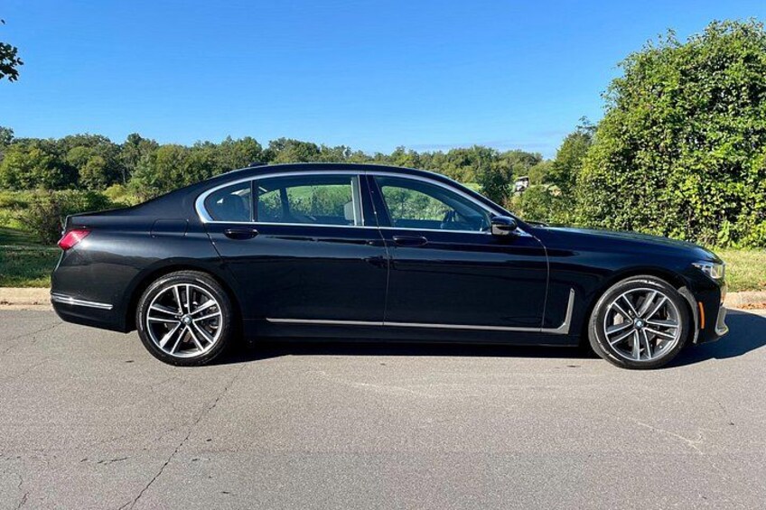 4 Hours Private Chauffeured DC Sight Seeing Tour / SUV & Sedan 2