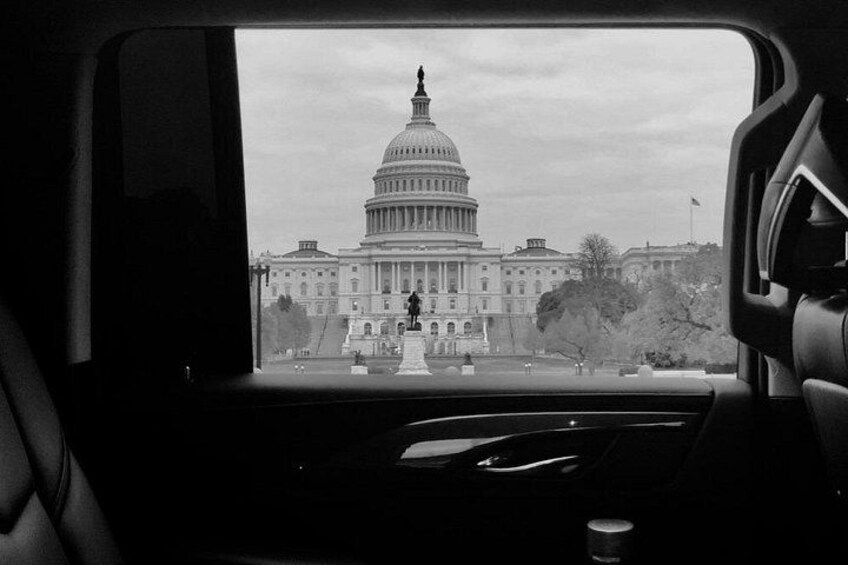 4 Hours Private Chauffeured DC Sight Seeing Tour / SUV & Sedan 1