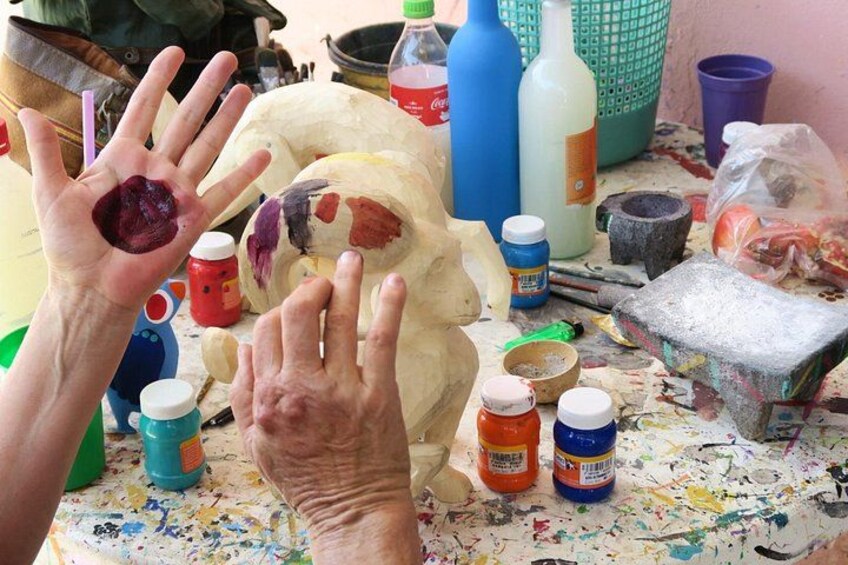 Learn how Armandos grandfather painted Alebrijes with natural dyes! 3