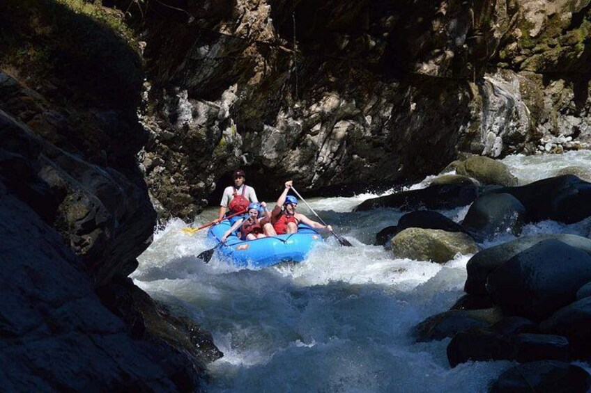 White Water Rafting Upper Naranjo River (Chorro section, Dec. 15th - May 15th) 2