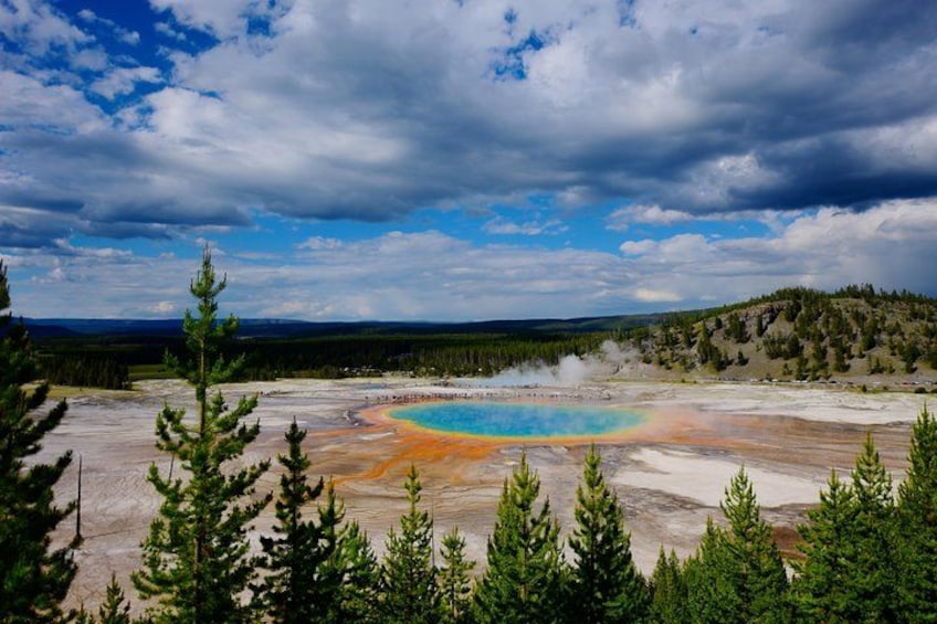 The largest hot spring in Yellowstone National Park: The Grand Prismatic Hot Spring 
@ericglemserPhotography 1
