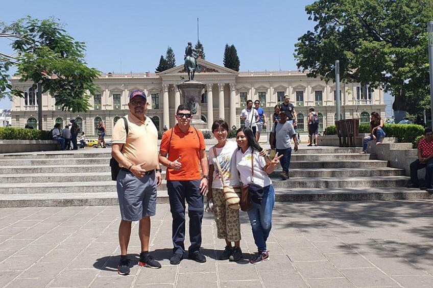 Plaza Gerardo Barrios 1