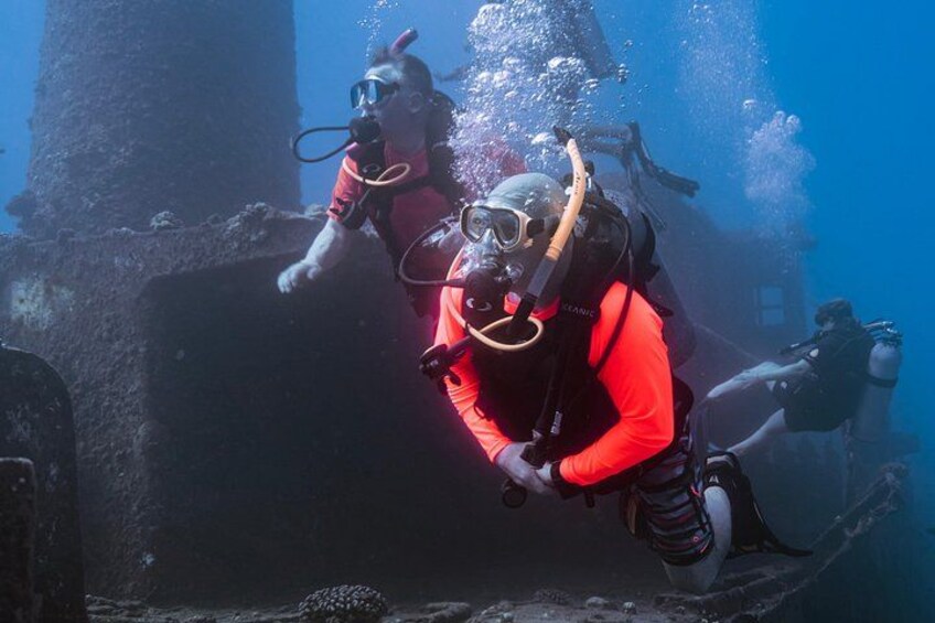 Waikiki 2 Tank World Class Wreck SCUBA Diving - Certified Only 2