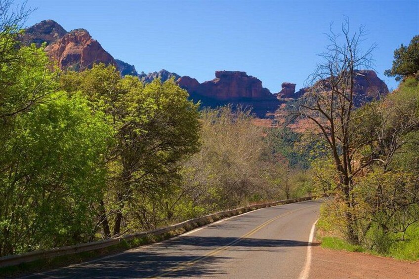 Oak Creek Canyon Scenic Jeep Tour: Smooth Route 89A Views 4