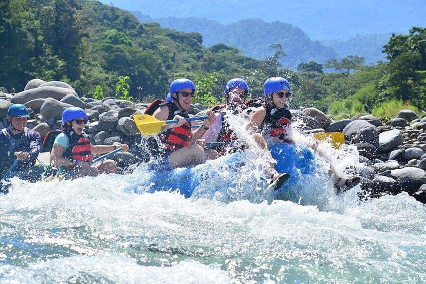 White Water River Rafting Class III-IV from La Fortuna-Arenal 4
