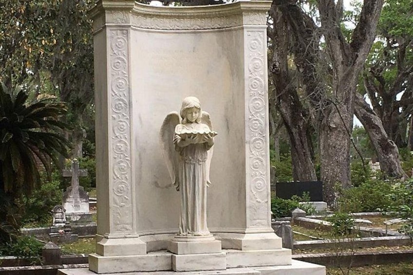 Bonaventure Cemetery Walking Tour with Transportation 4