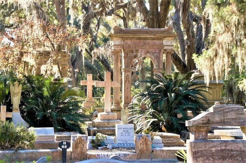 Bonaventure Cemetery Walking Tour with Transportation 4