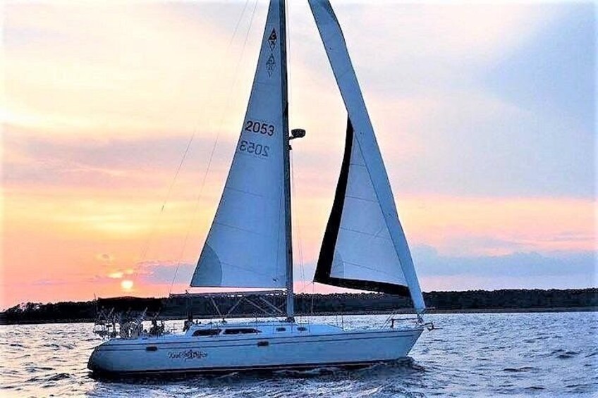 Private Hilton Head Sunset Sailing Tour with Dolphin Watching 1