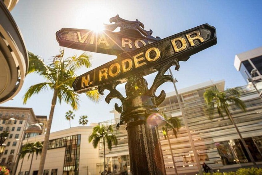 See the Pretty Woman Hotel and take pictures of expensive boutiques and luxury cars on Rodeo 4