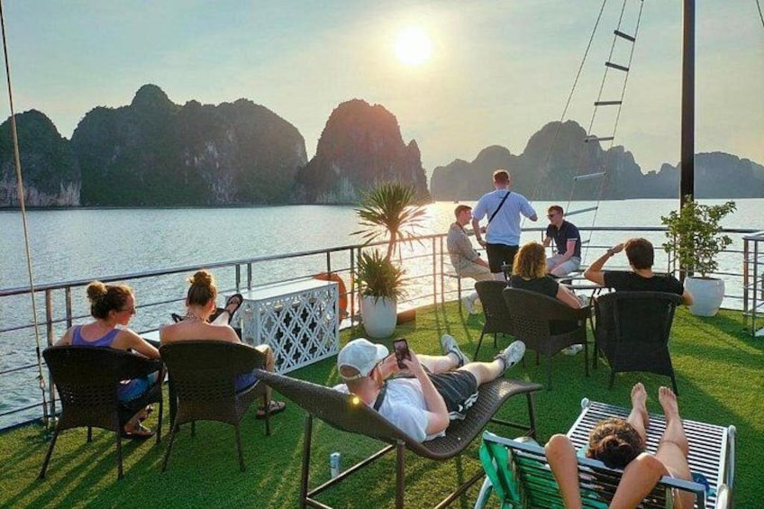 Halong Bay Overnight Cruise All Inclusive 2 Days 4