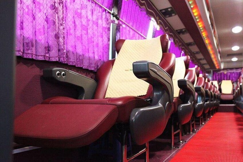 SAPA LIMOUSINE 28 SEATS BUS FROM HANOI TO SAPA OR RETURN 2