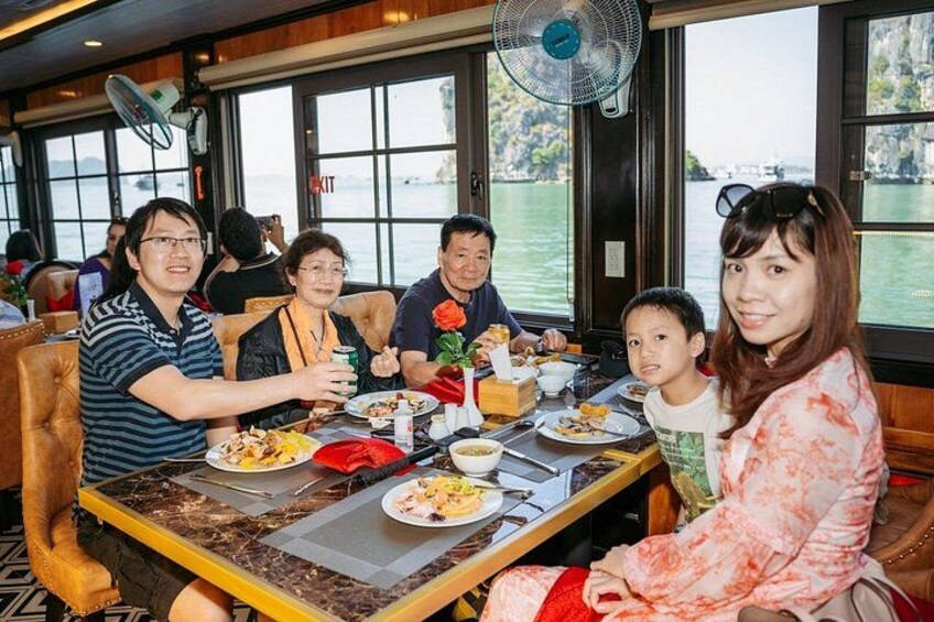 Halong Bay and Cave Full-Day Cruise with Lunch from Hanoi 4