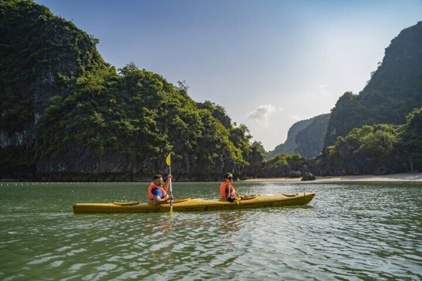 Amanda Cruise - Luxury Unique Halong Bay Cruise (2D1N Tour)