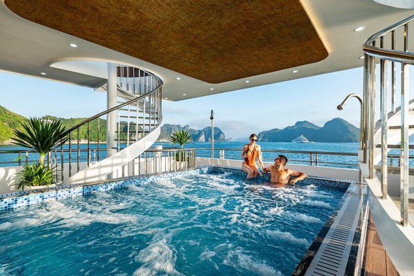 Ha Long Bay Day Cruise from Hanoi with Kayaking and Lunch 5