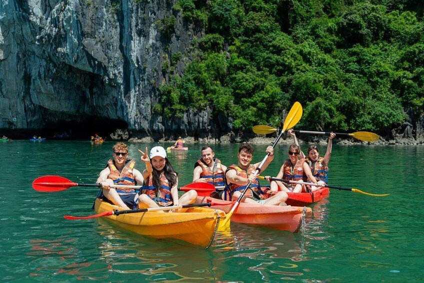 Ha Long Bay Day Cruise from Hanoi with Kayaking and Lunch 2