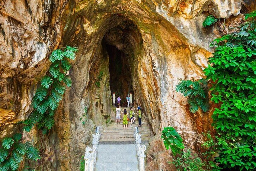 Bus Transfer from Hue to Hoi An with Sightseeing 3