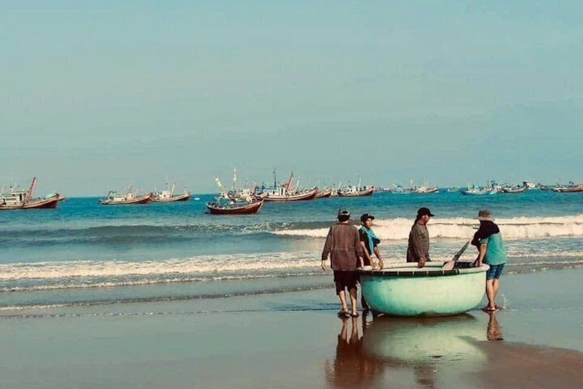 5-Hour Sunrise or Sunset Jeep Tour from Mui Ne 5