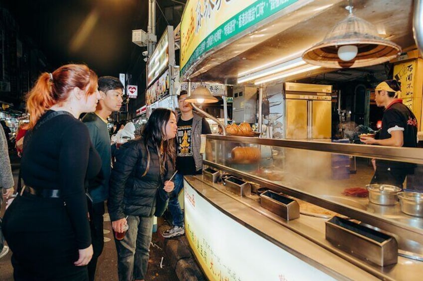 Taipei Food Tour: Night Market & Convenience Store(Food Included)