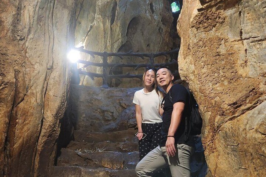 LOVELY PILGRIMS to MARBLE MOUNTAIN & DRAGON BRIDGE & LADY BUDDHA 5