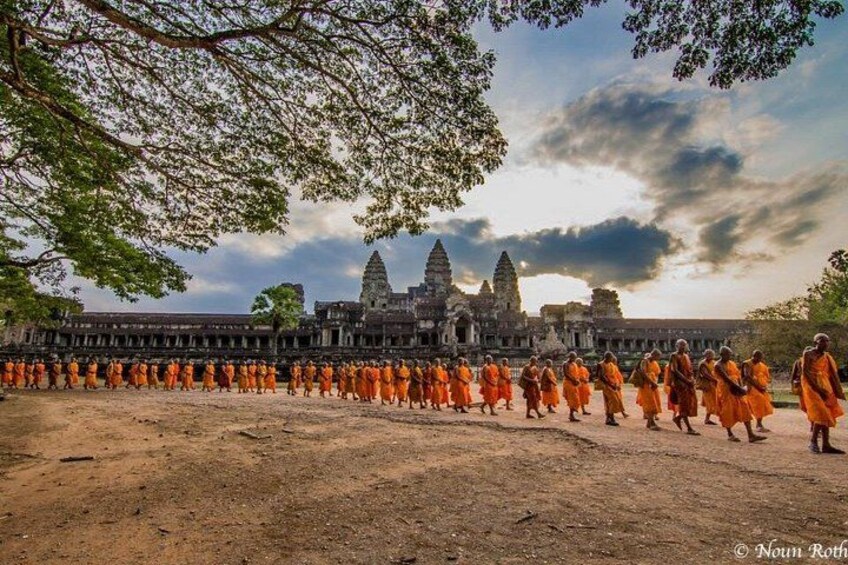 1-Day Amazing Angkor Wat Tour with Sunset & All Interesting Major Temples 2