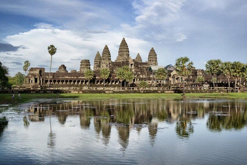 1-Day Amazing Angkor Wat Tour with Sunset & All Interesting Major Temples 1