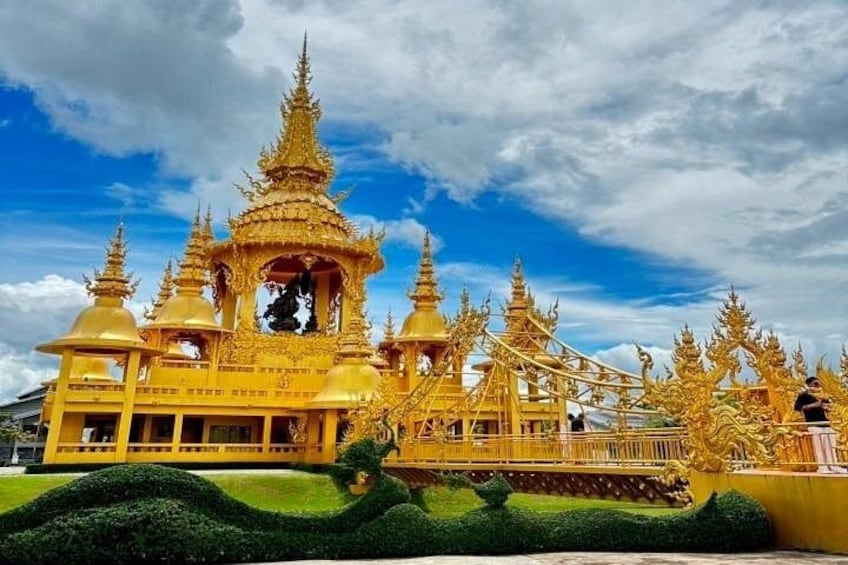 Wat Rong Khun (White Temple) 3
