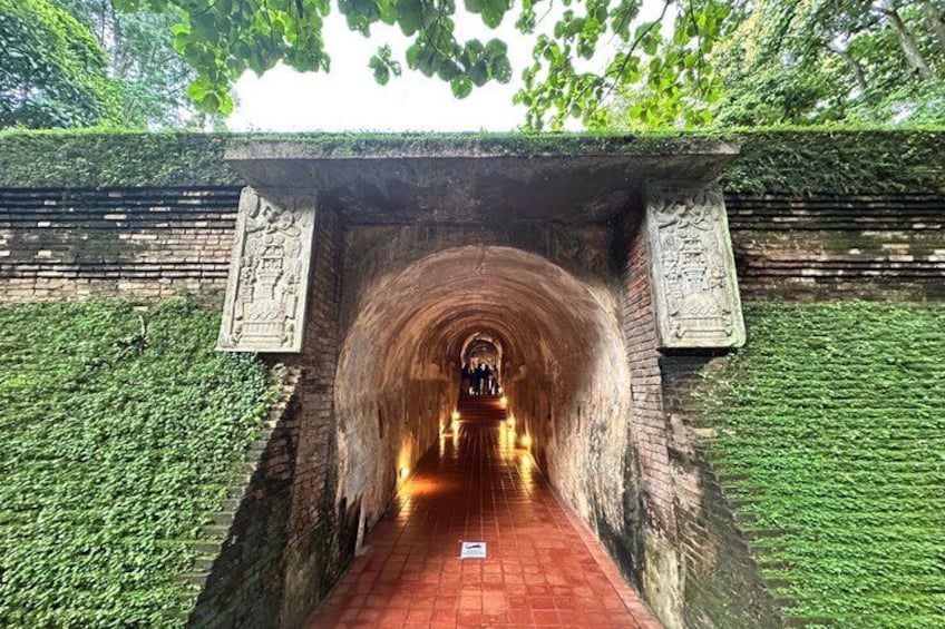 Chiang Mai: Best Seller! Doi Suthep & Wat Umong Night Tour 4