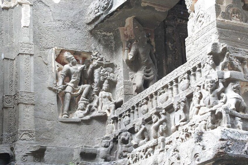Mumbai to Aurangabad: Ajanta & Ellora with Return Flights 4