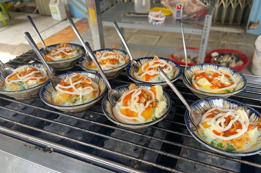 Super Niche Walking Street Food Tour in Ho Chi Minh City 3