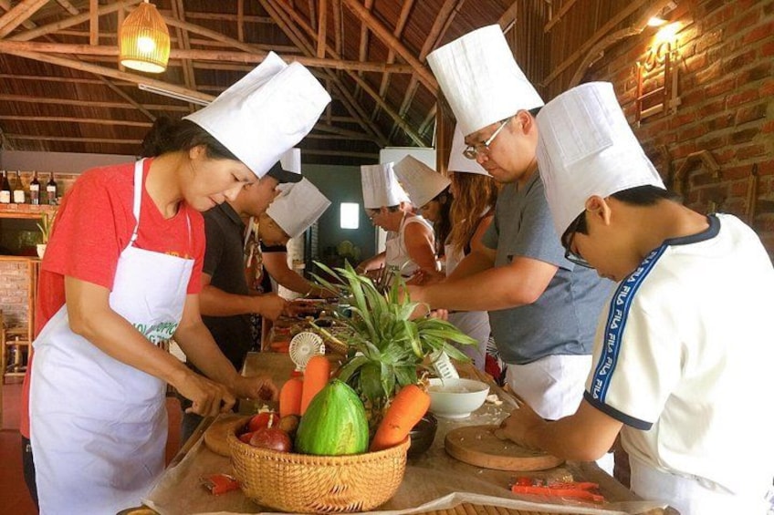 Cooking Class Hoi An:Local Market, Basket Boat, Fishing & Cooking 3