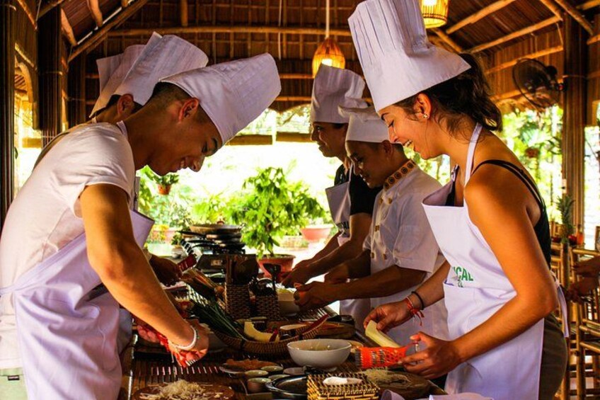 Cooking Class Hoi An:Local Market, Basket Boat, Fishing & Cooking 4