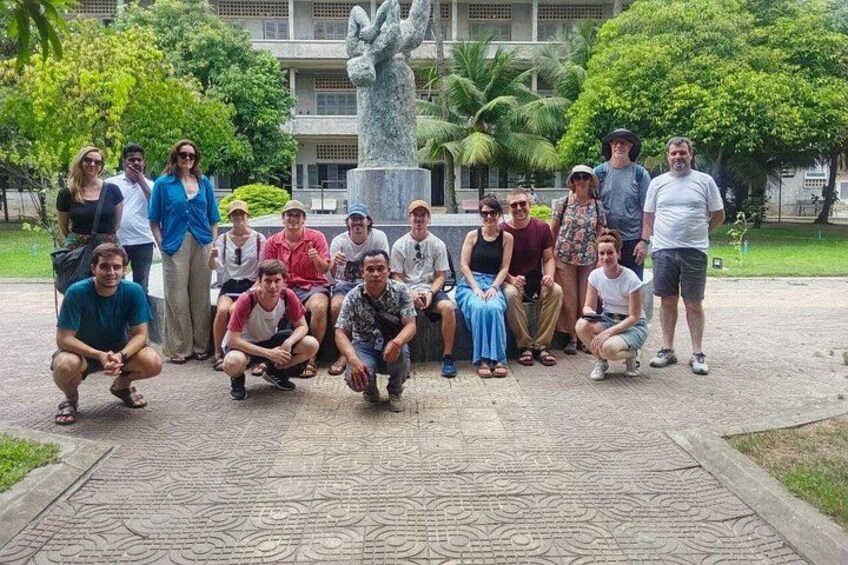The Killing Field and Toul Sleng Genocide Museum (S21) Tour 1