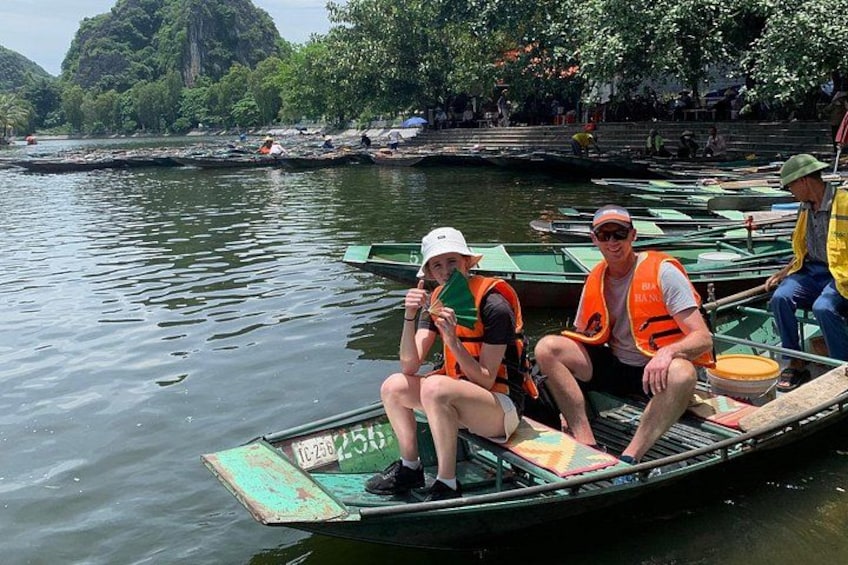 Boating in Trang An 3