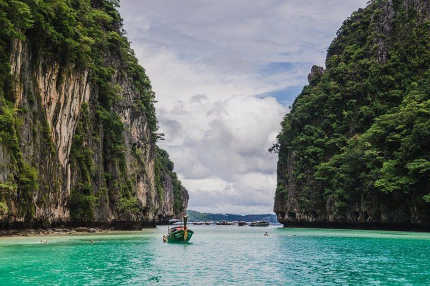 Phi Phi Islands PRIVATE SPEEDBOAT TOUR 3