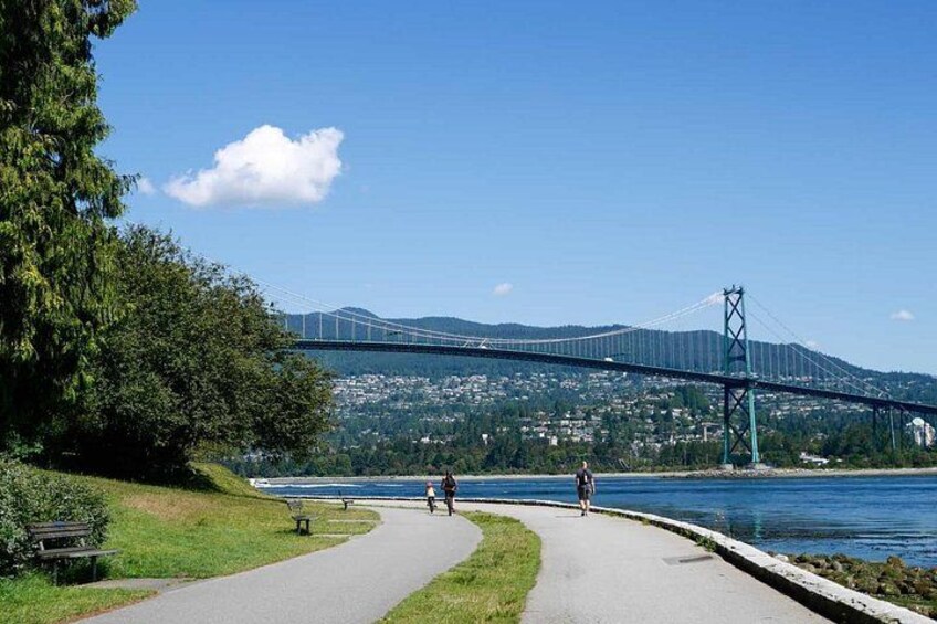 Private Vancouver City Tour — 3 Hours, Luxury SUV & Hotel Pickup 3