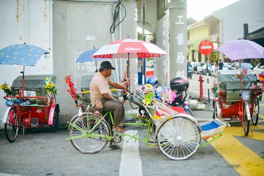 Spot and learn the know how of ordering a Trishaw "Beca"- in Malay 2