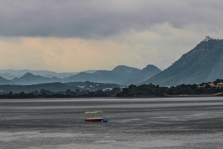 Landscape view of Pichola lake
Nomadic tours | Walking tour in Udaipur 4