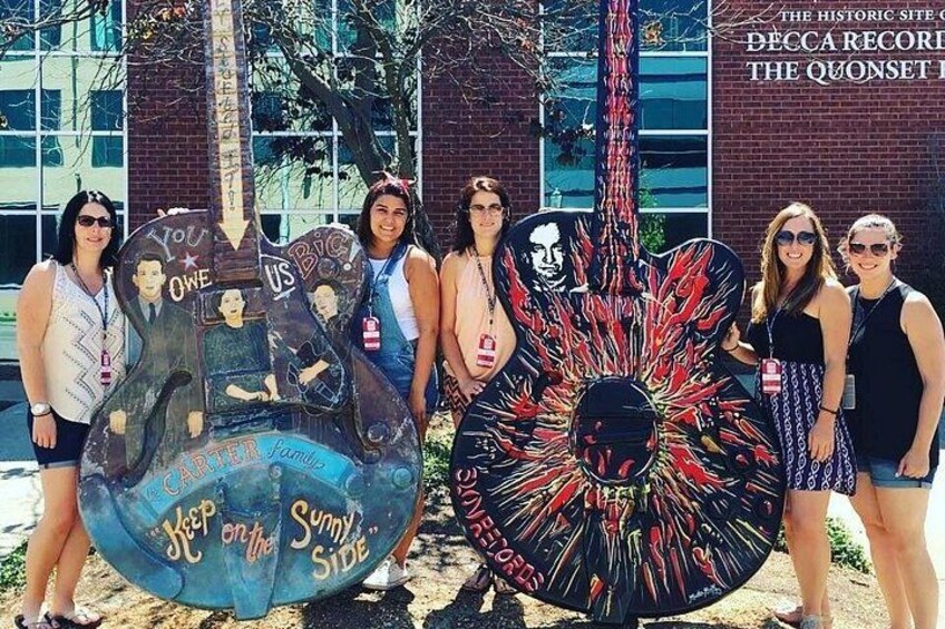 Explore the City of Nashville Sightseeing Tour by Golf Cart 2