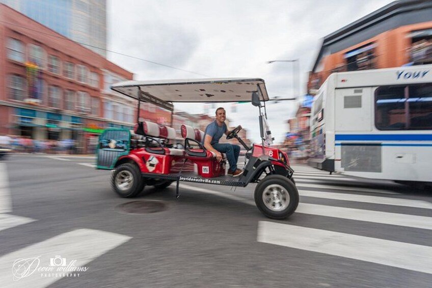 Explore the City of Nashville Sightseeing Tour by Golf Cart 2