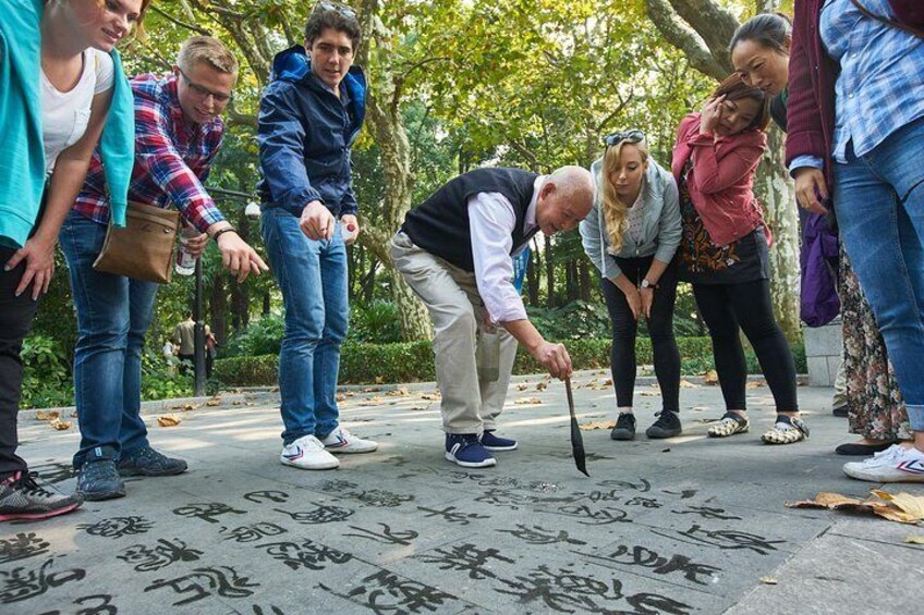 Half-Day Bike Tour of Shanghai Old Town with Food Tasting 4